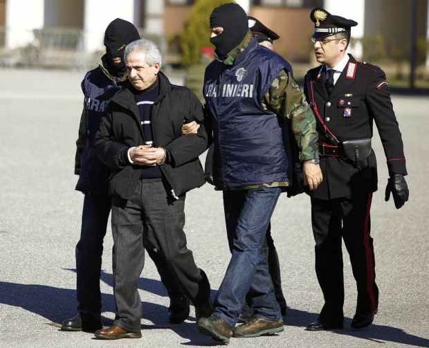 The arrest of Pasquale Condello (photo via @www.badische-zeitung.de)